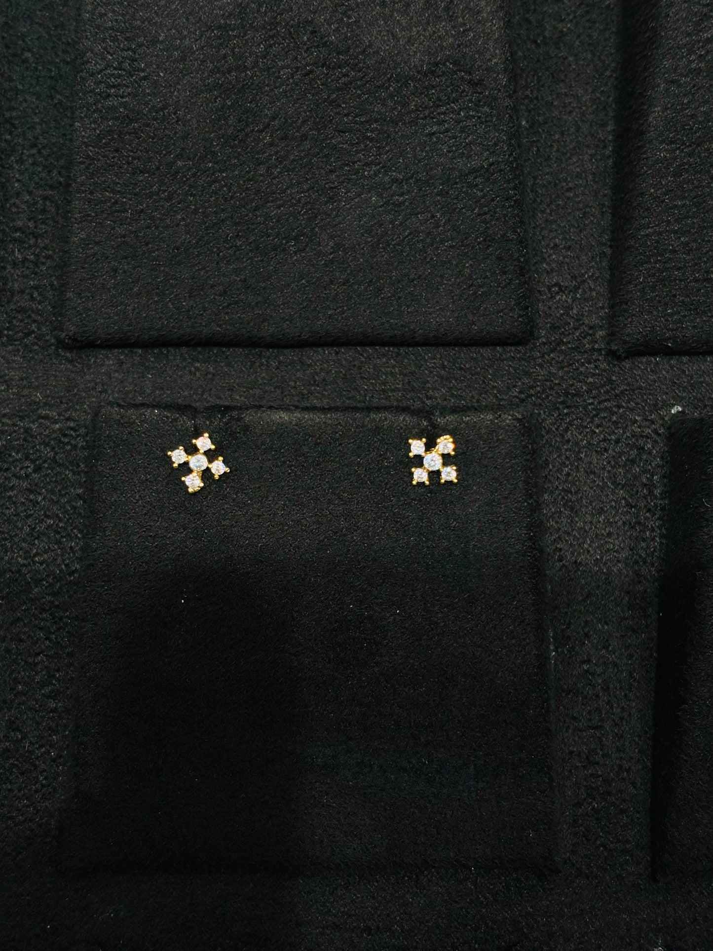 Premium gold plated daily wear ad screw back second studs product code E64