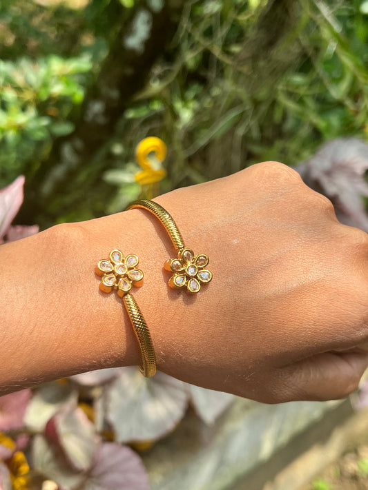 Premium Elegant Flower bracelet product code 108
