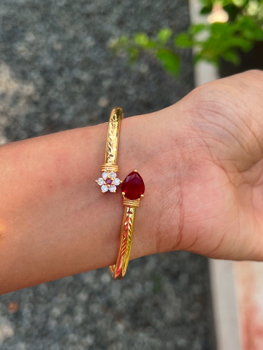 Premium gold plated twisted openable bracelet product code B69