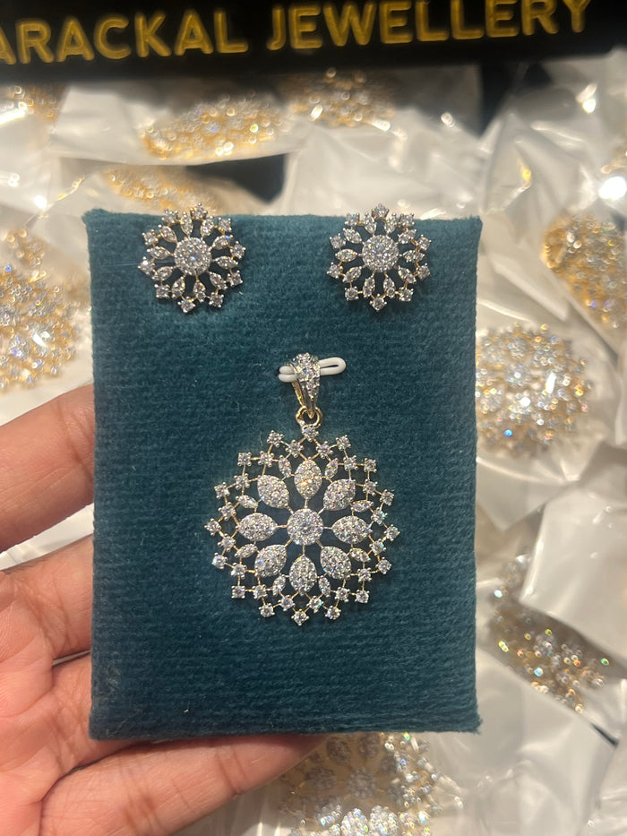 Premium diamond finish pendant set product code D372