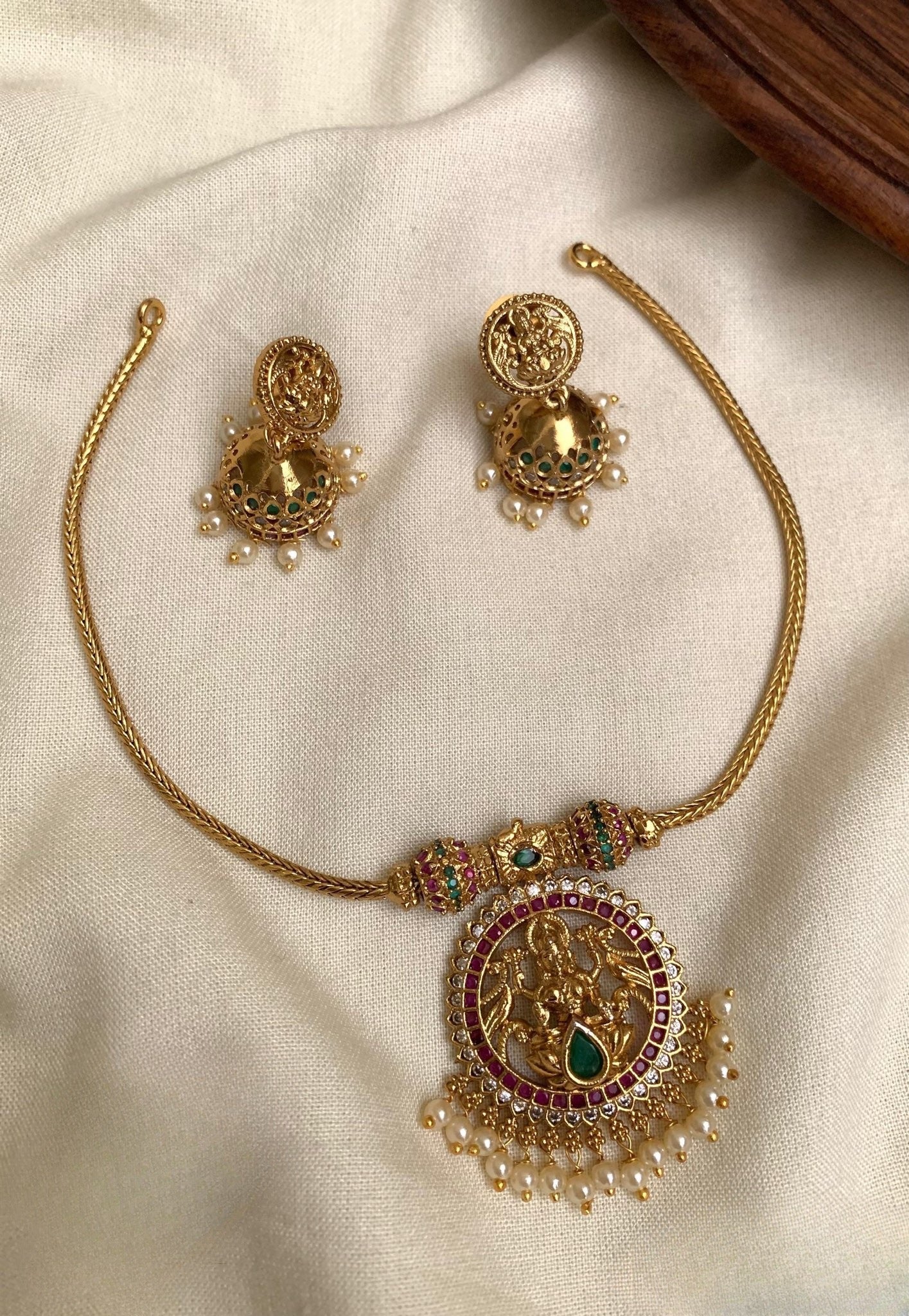 Lakshmi Ad pendant chain set product code 915