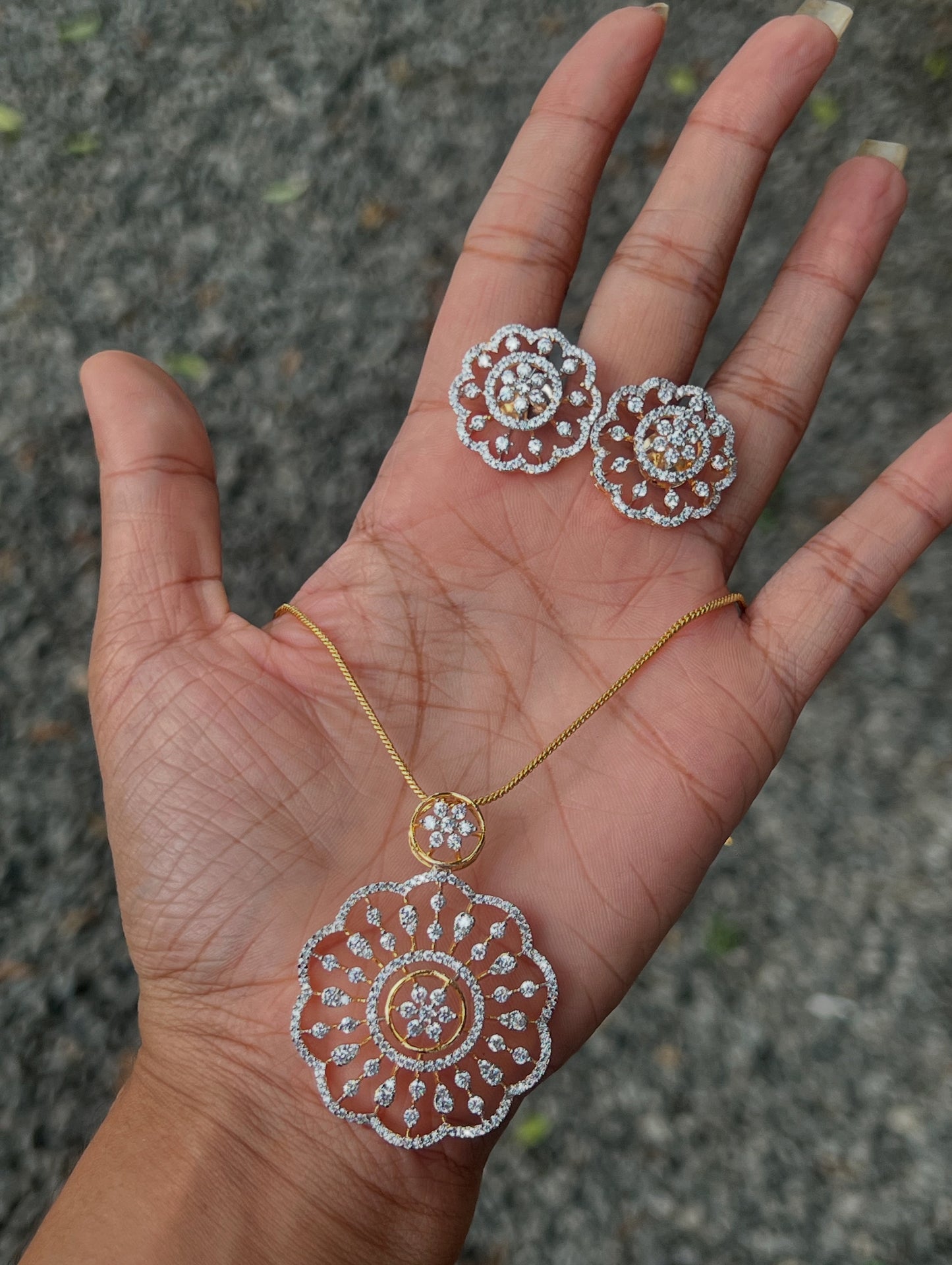 Premium diamond finish party wear pendant set with 8pidi chain product code D227