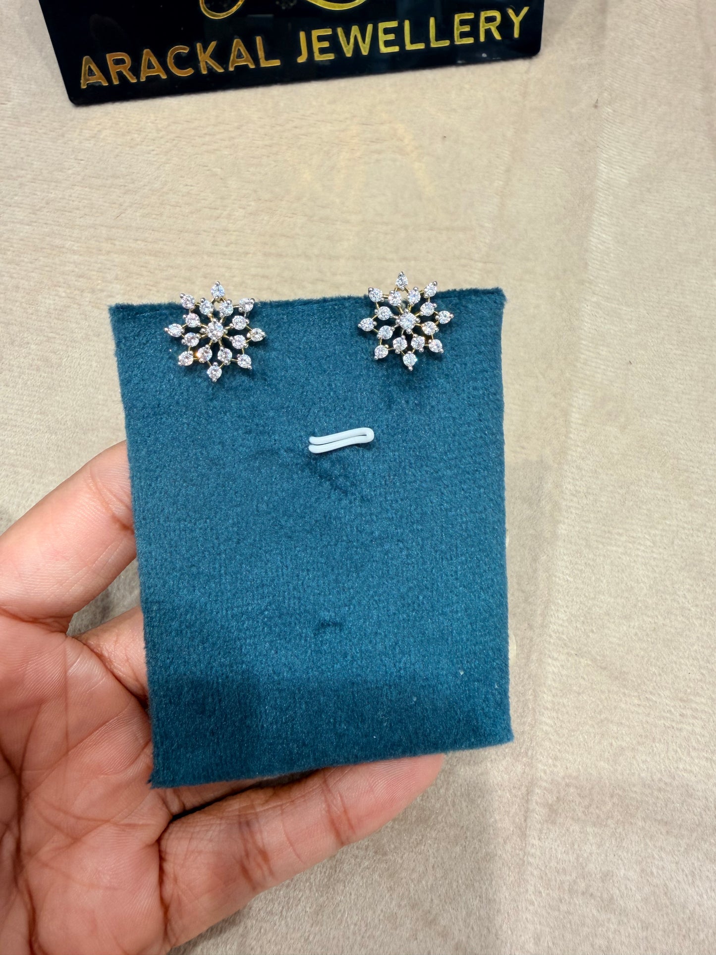Premium diamond finish stud product code E216