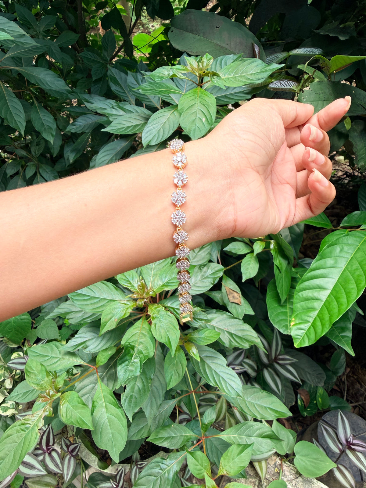 Premium diamond finish party wear bracelet (suitable for 2.2 and 2.4 )product code B243