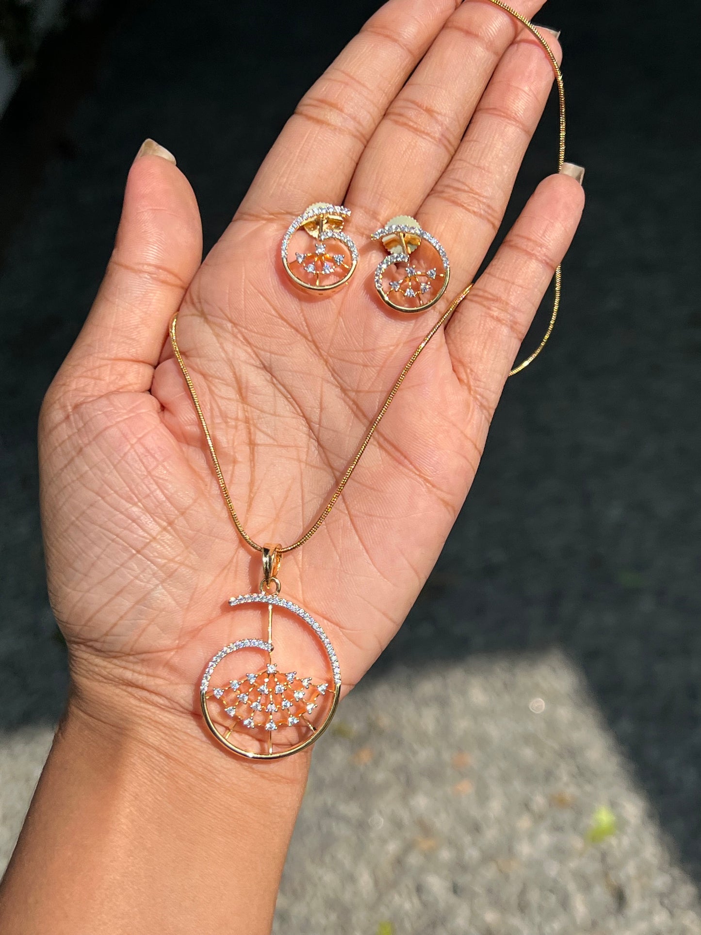 Premium daimond finish pendant set with chain product code 62