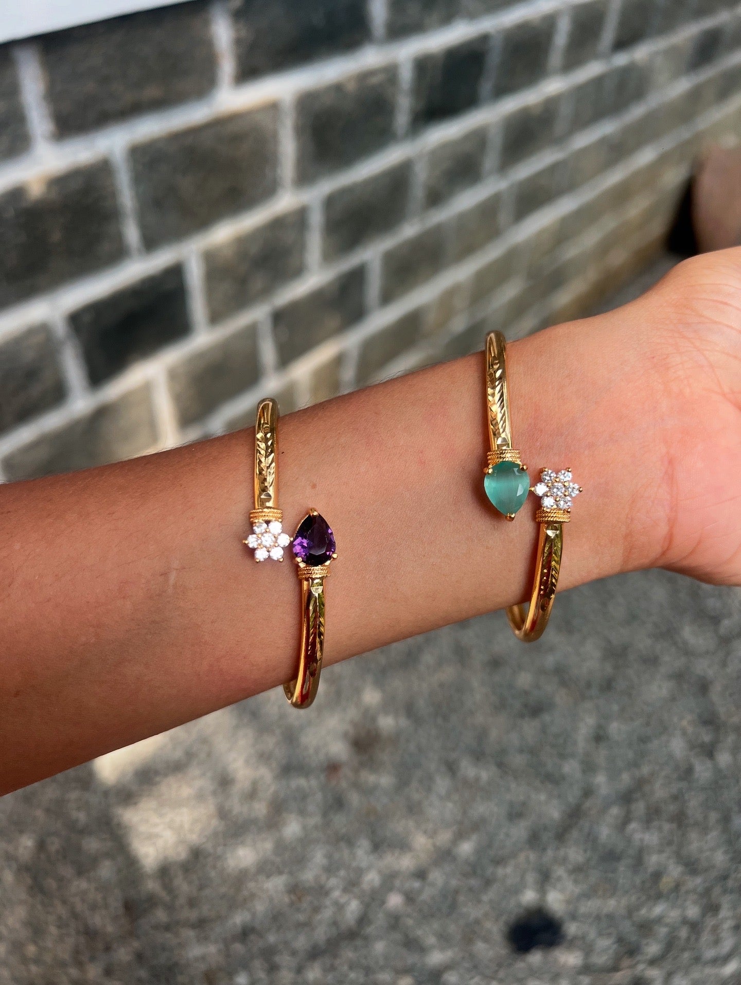 Premium gold plated twisted openable bracelet product code B69