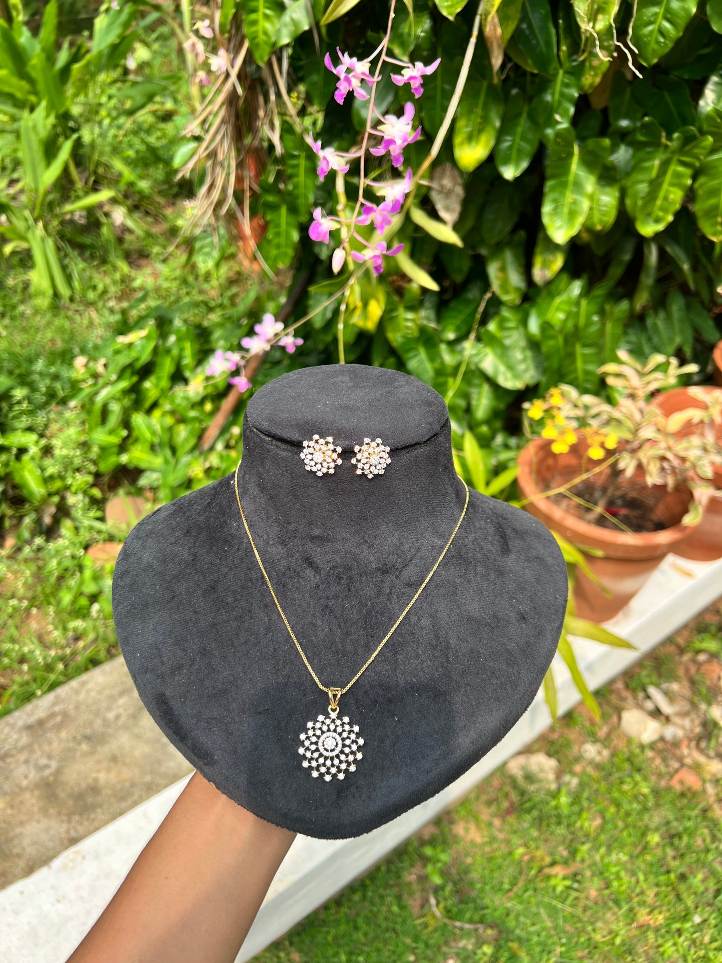 Premium diamond finish pendant set product code N170 (5days dispatch time )