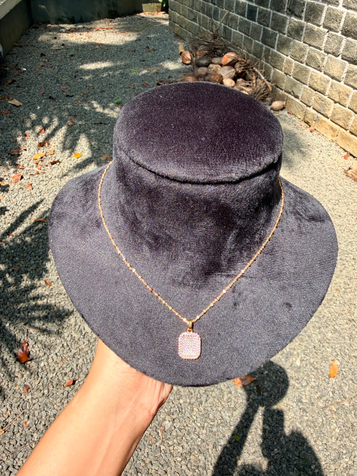 Premium gold plated daily wear pendant with Chain product code G185