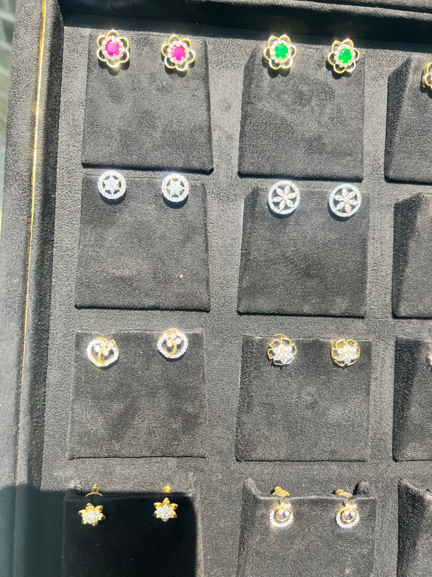Premium diamond finish studs product code E110
