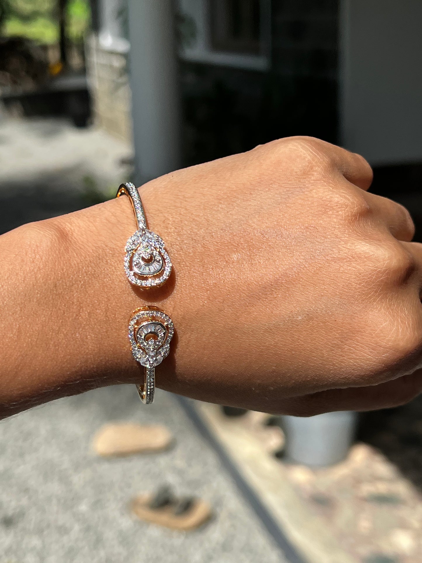 Premium quality diamond finish openable bracelet (suitable for 2.2 to  2.6) product code B10