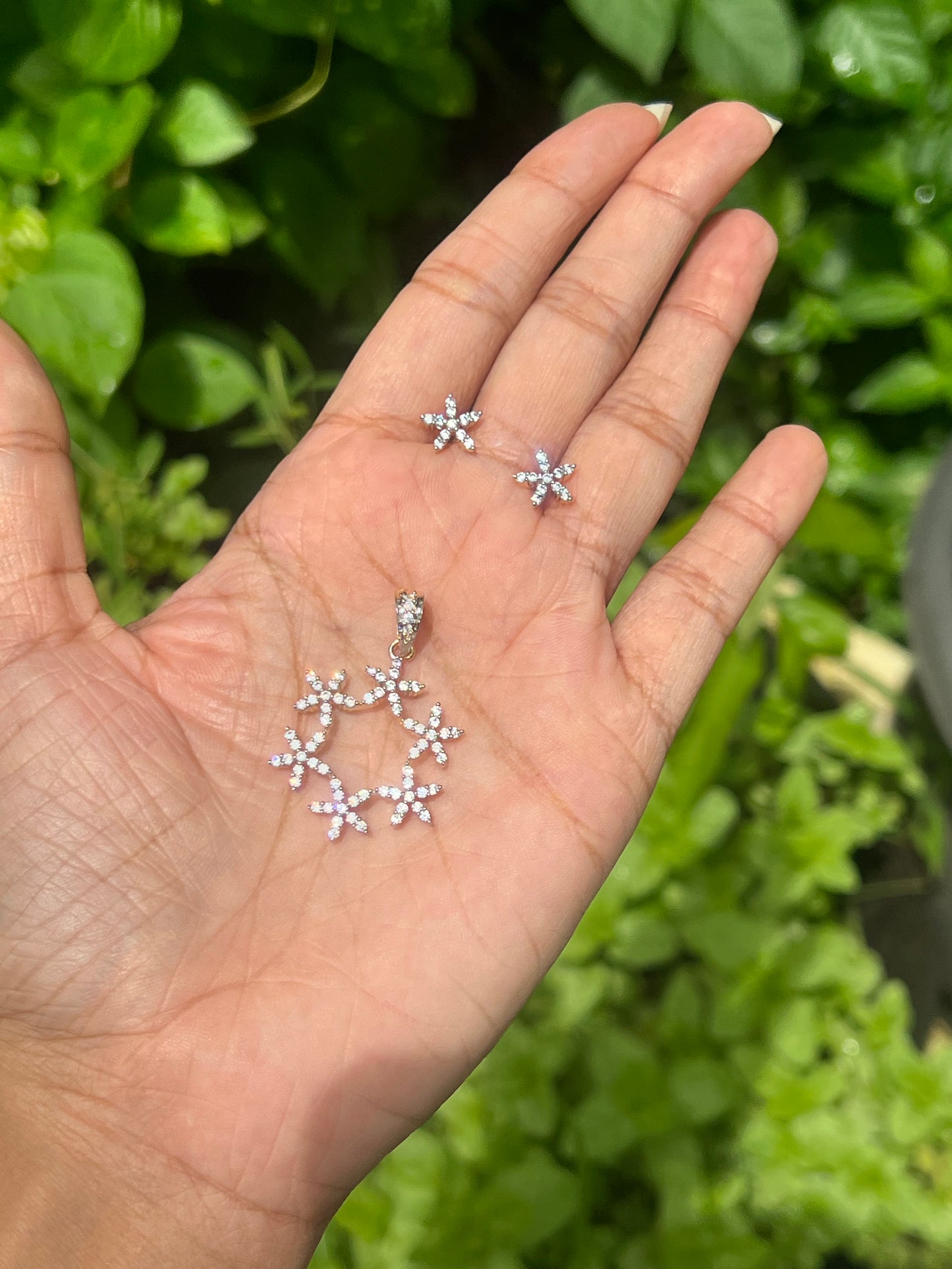 Premium diamond finish pendant set product code D371