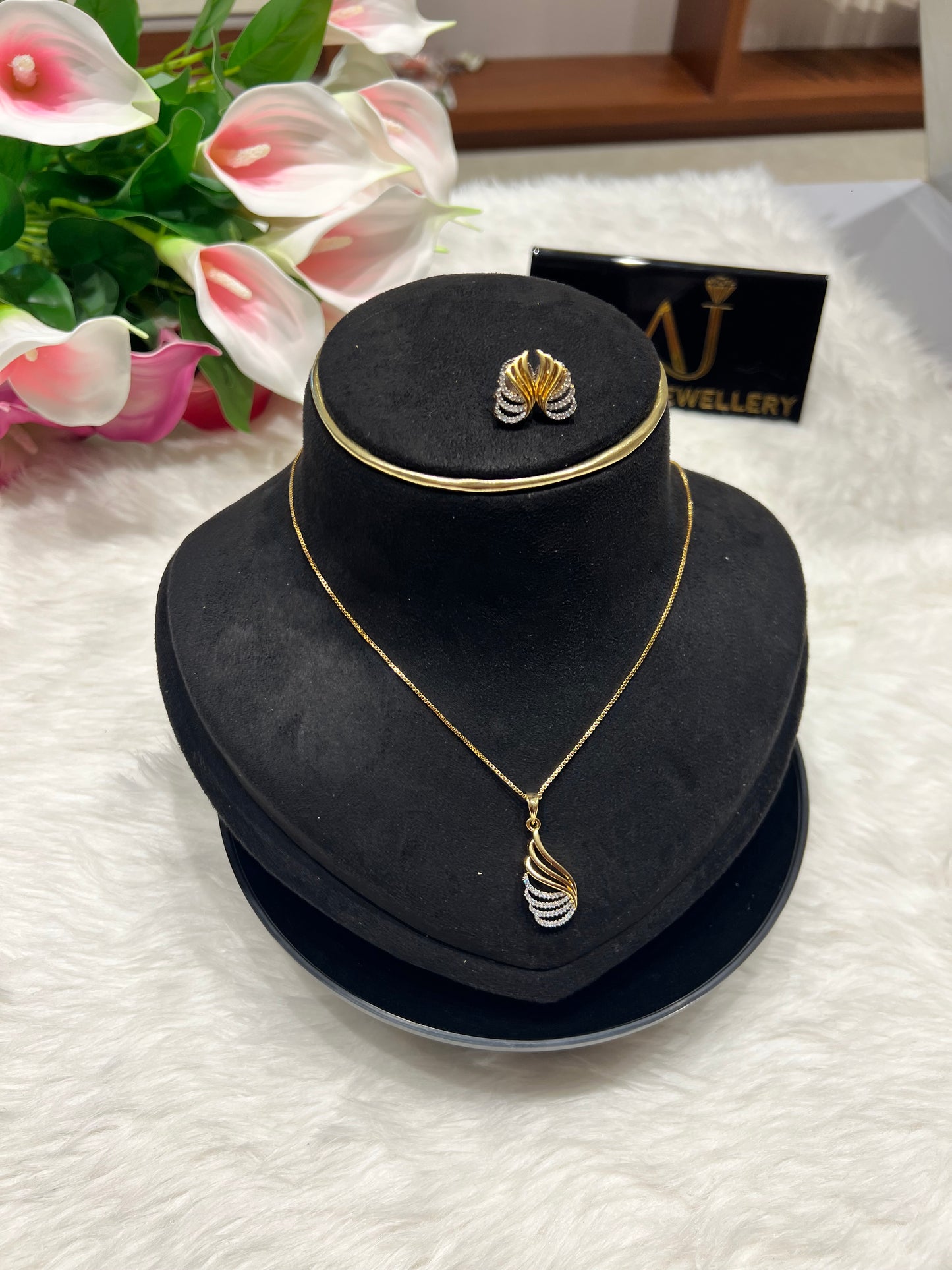 Premium quality ad daimond finish pendant set with chain product code N381
