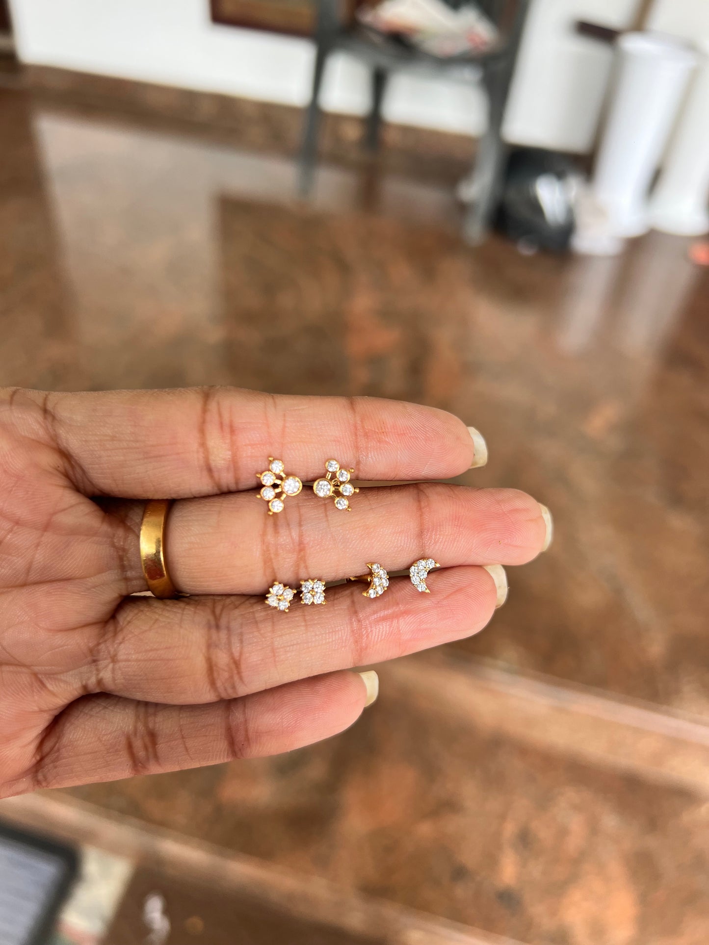 Premium daily wear anti tarnish screw back second stud /nosepin/ kids stud product code E80