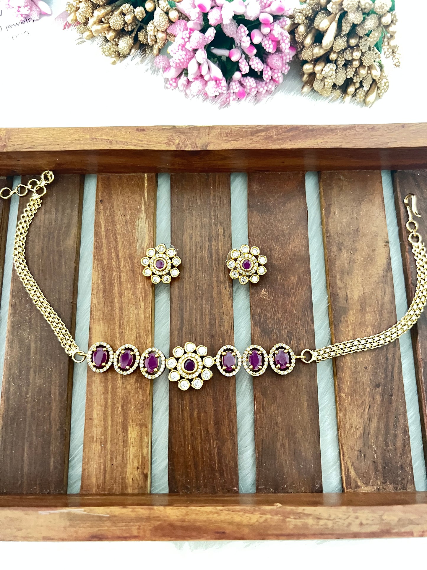 Simple Kundan stone choker set