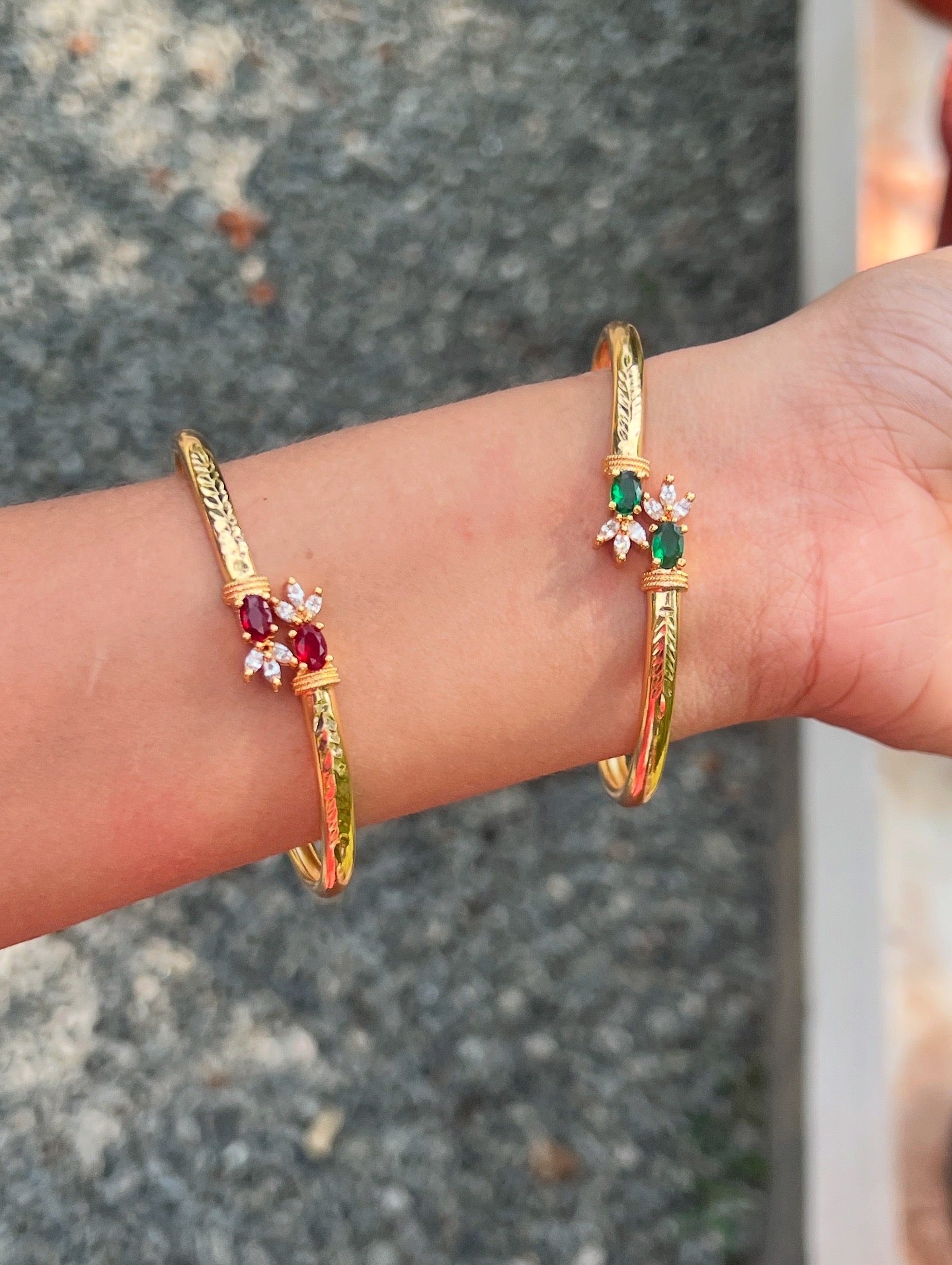 New gold plated twisted openable bracelet 2.6 product code B70
