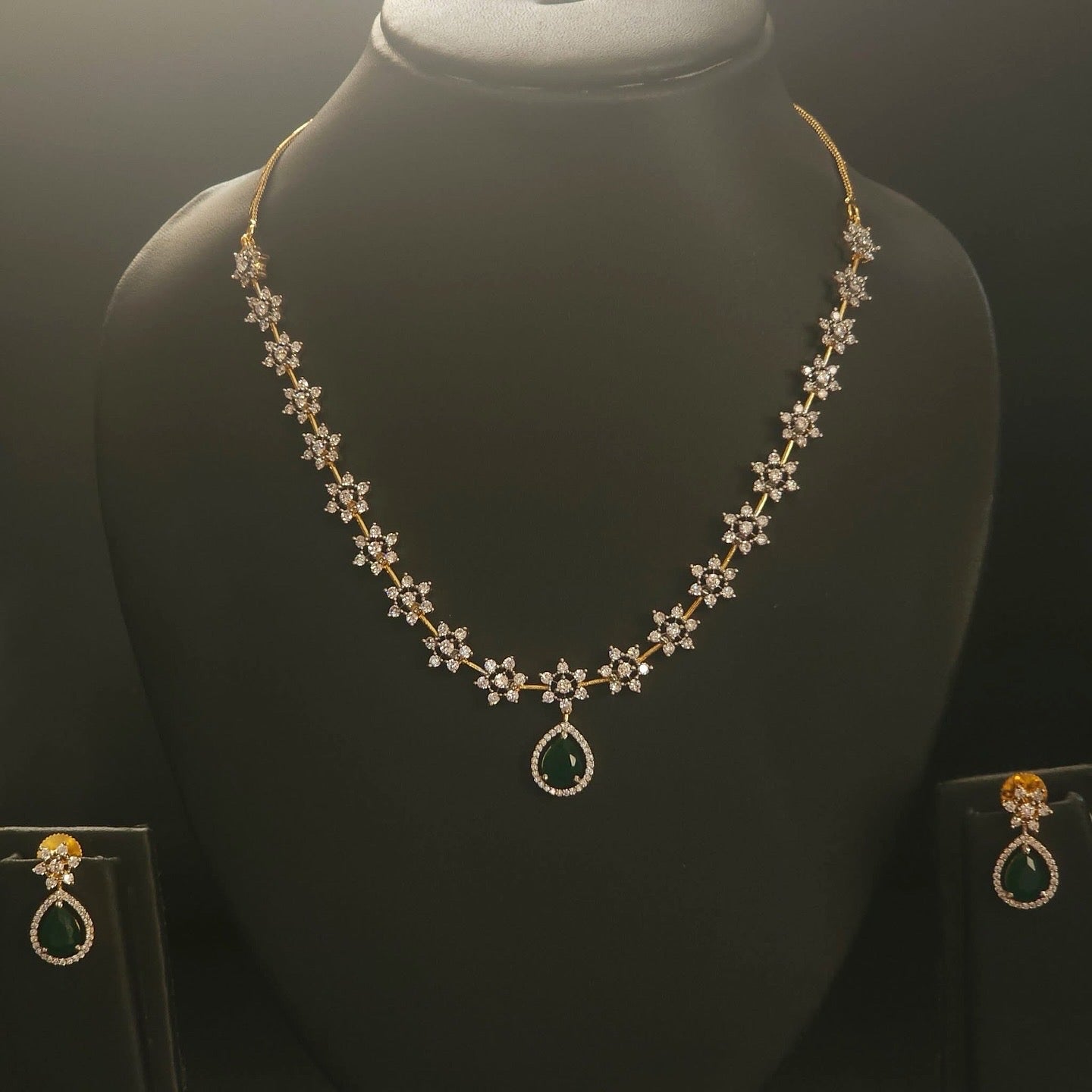 Premium daimond finish star necklace product code 32