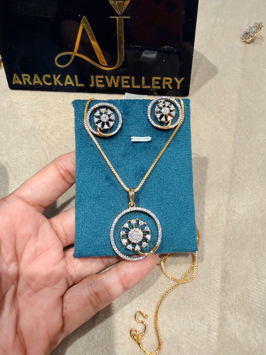 Premium diamond finish pendant set product code D384