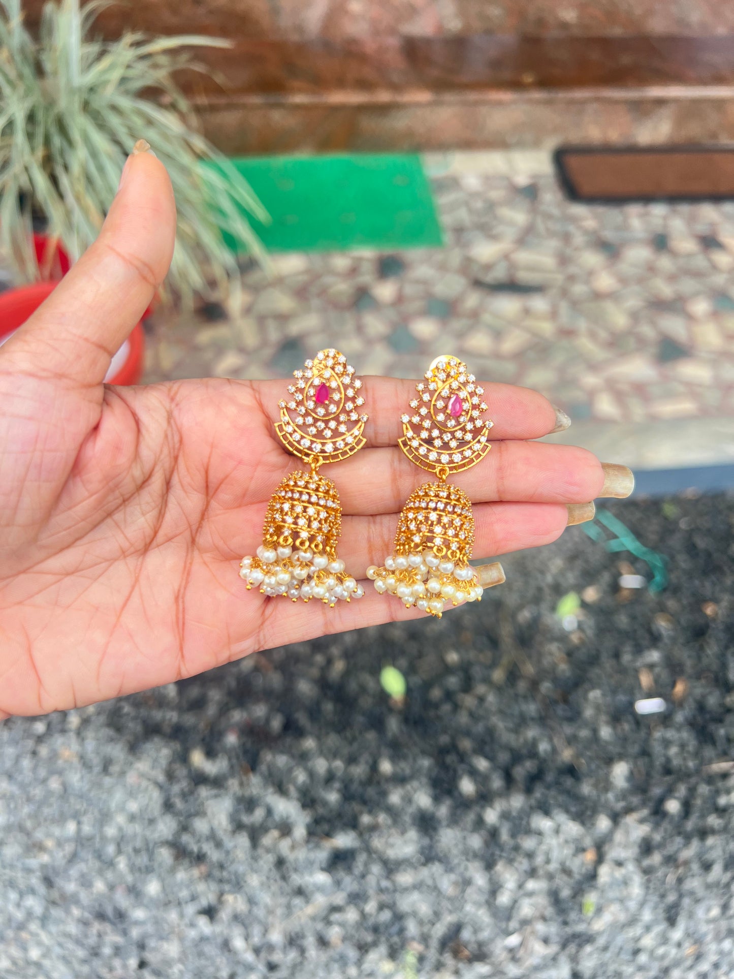 Premium antique gold ad earings product code E100