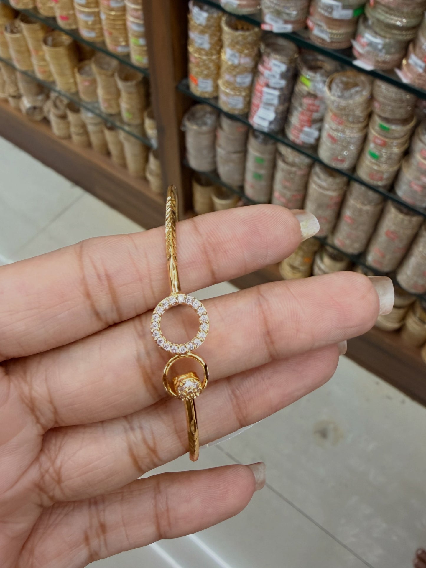 Premium gold plated openable bracelet product code G130