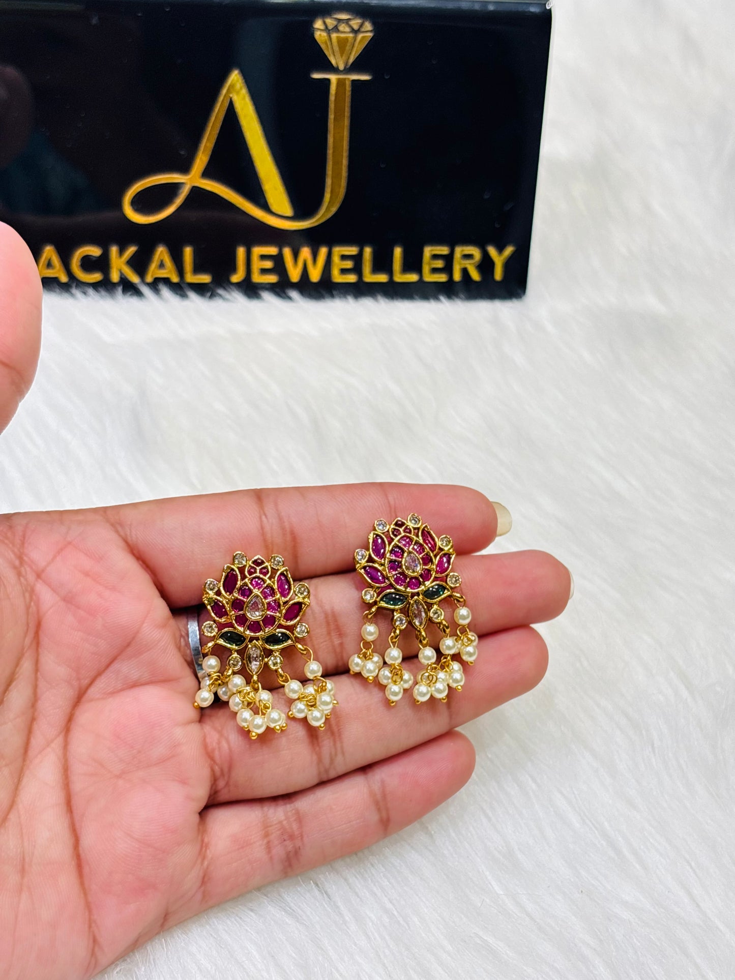 Premium quality 3 layer pearl haram with lotus pendantset product code N375