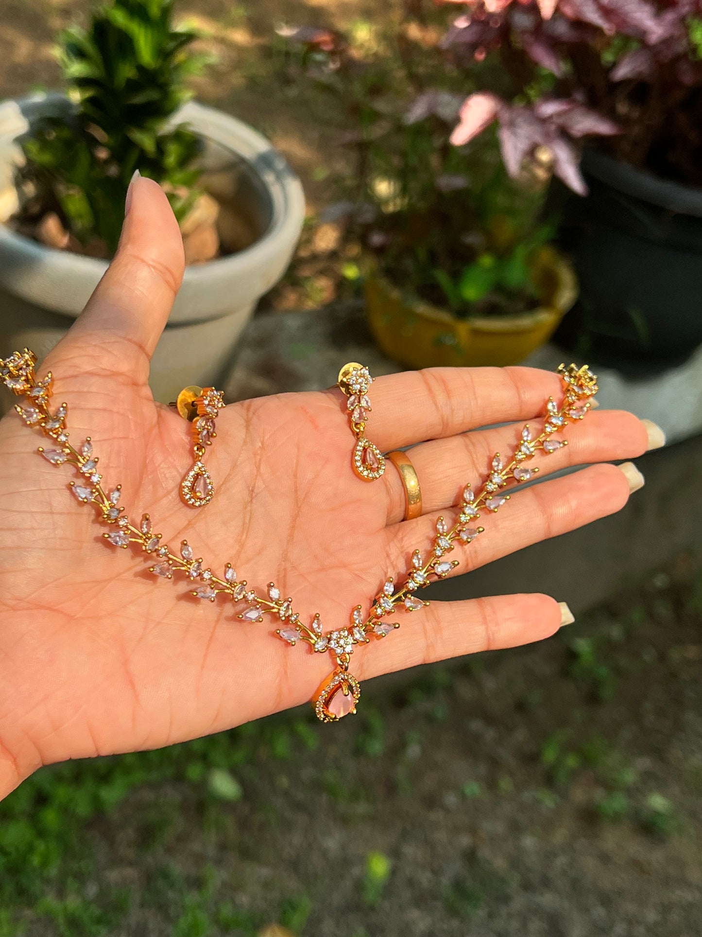 Premium ad floral necklace product code 1135
