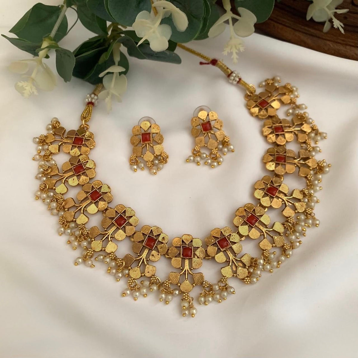 Premium budget friendly antique gold bridal necklace set product code T142
