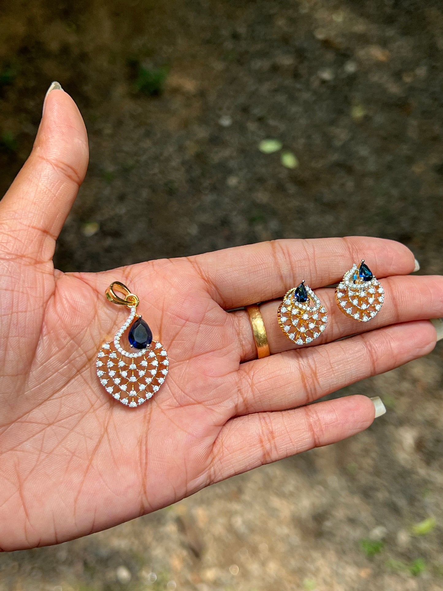 Premium diamond finish pendant set product code 190
