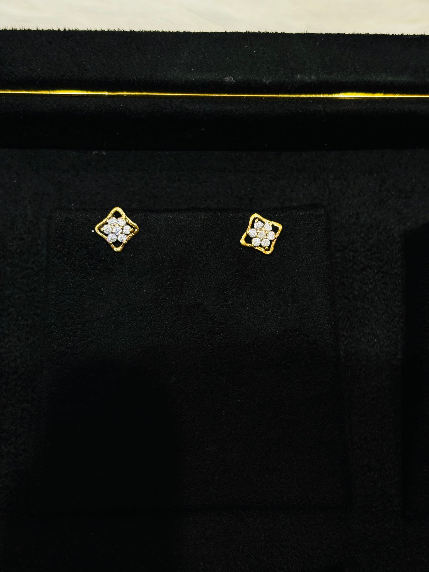 Premium gold plated daily wear ad screw back second studs product code E64