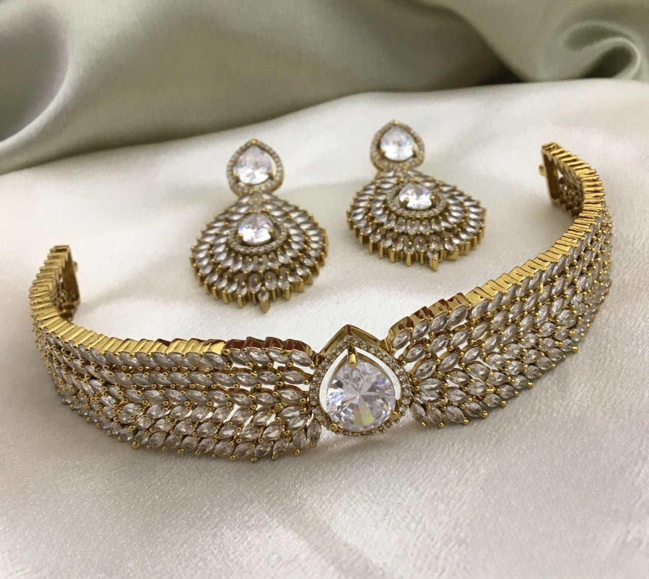 Premium trending bridal ad choker set product code 660