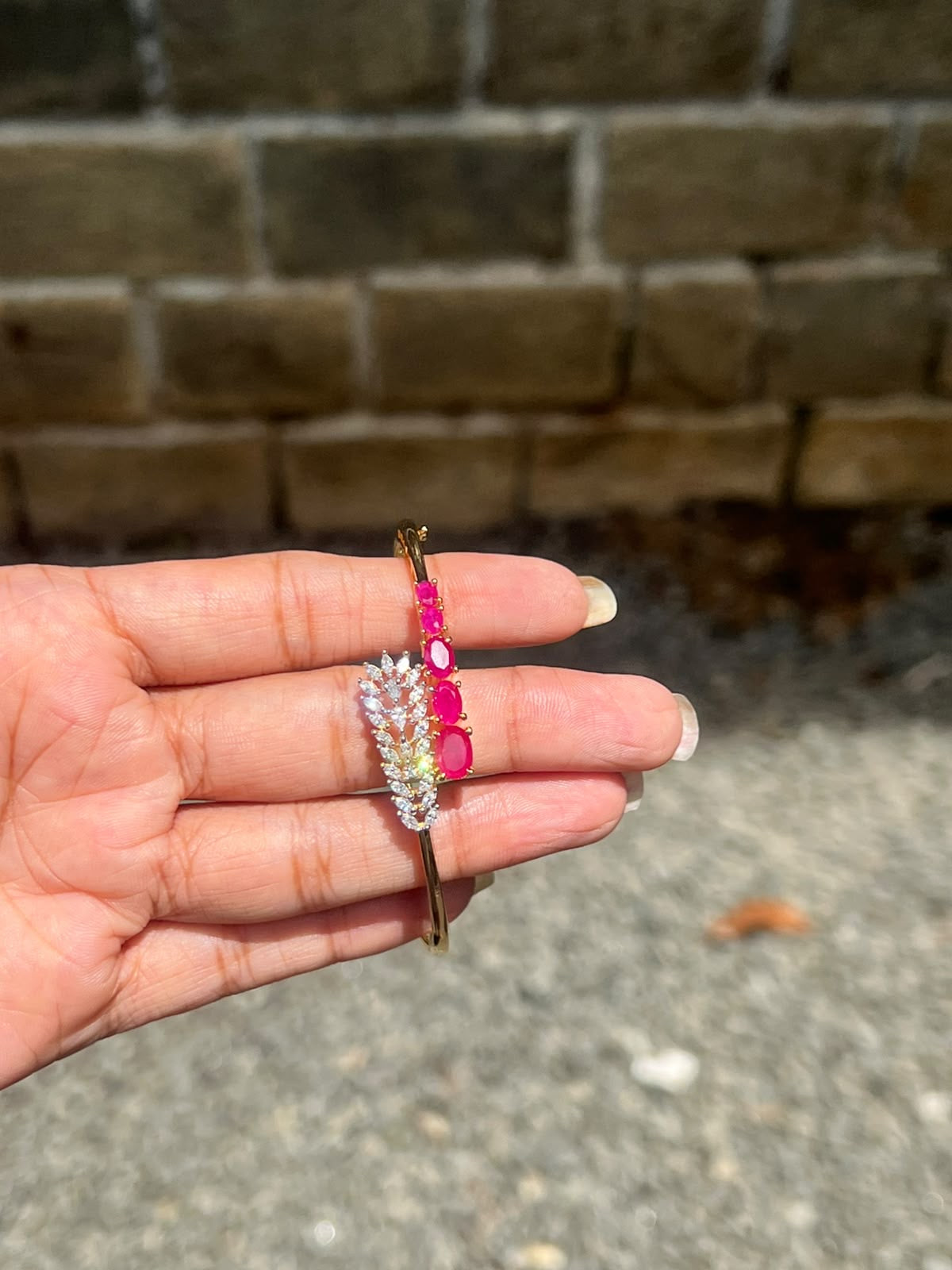 Premium diamond. Finish openable bracelet product code B64