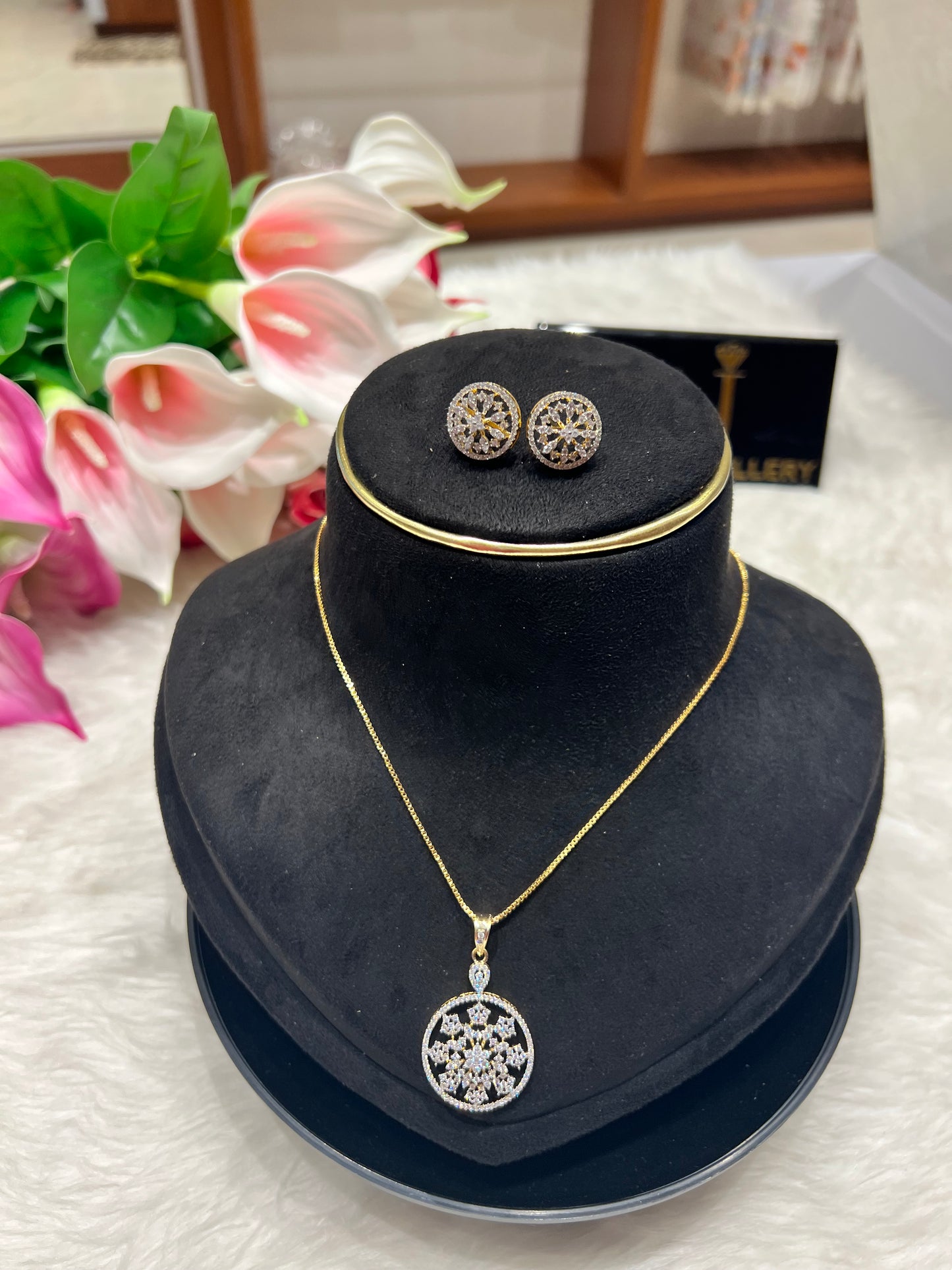 Premium diamond finish pendant set with gold plated chain  product code D04