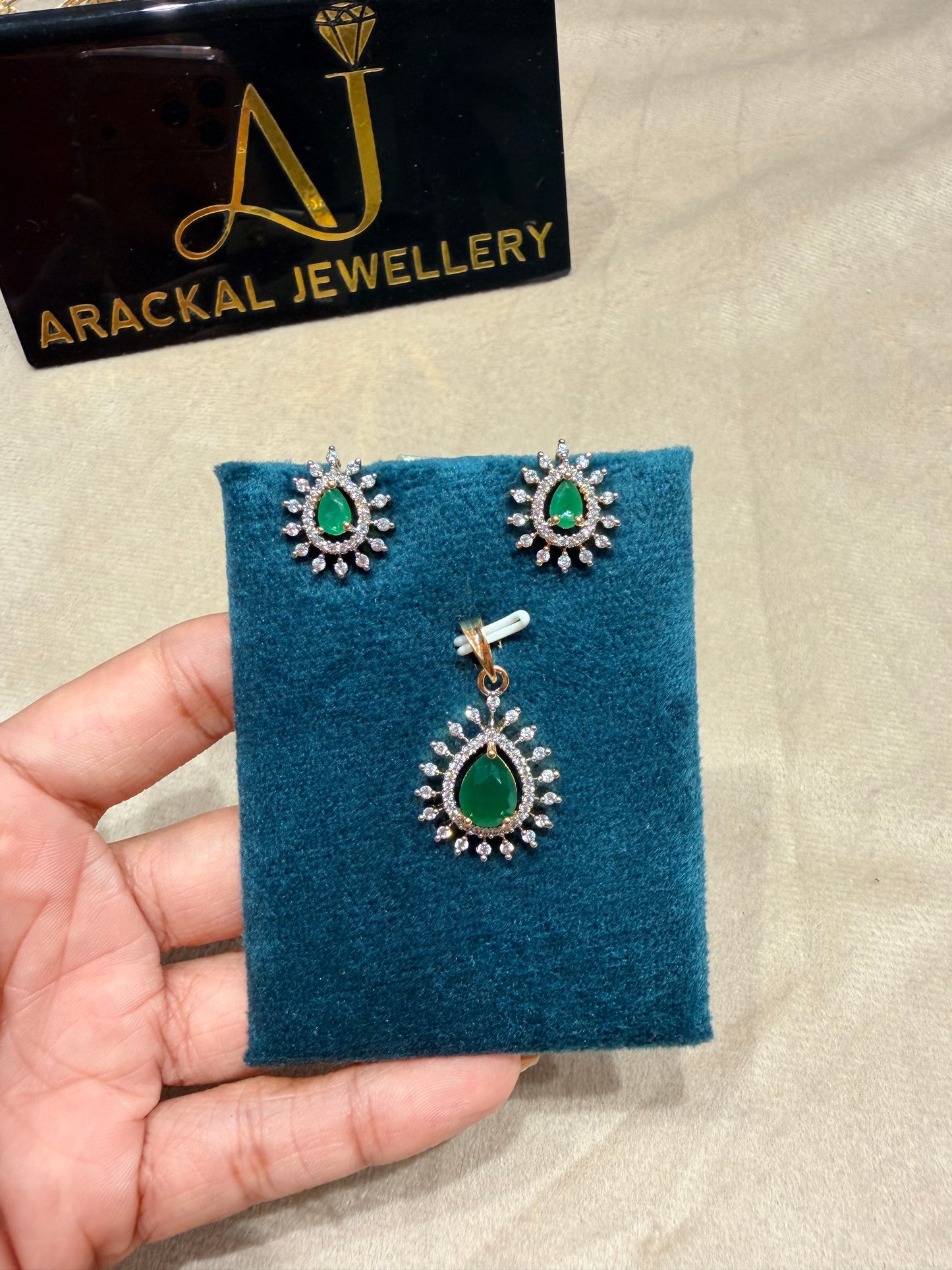 Premium diamond finish pendant with stud product code D392