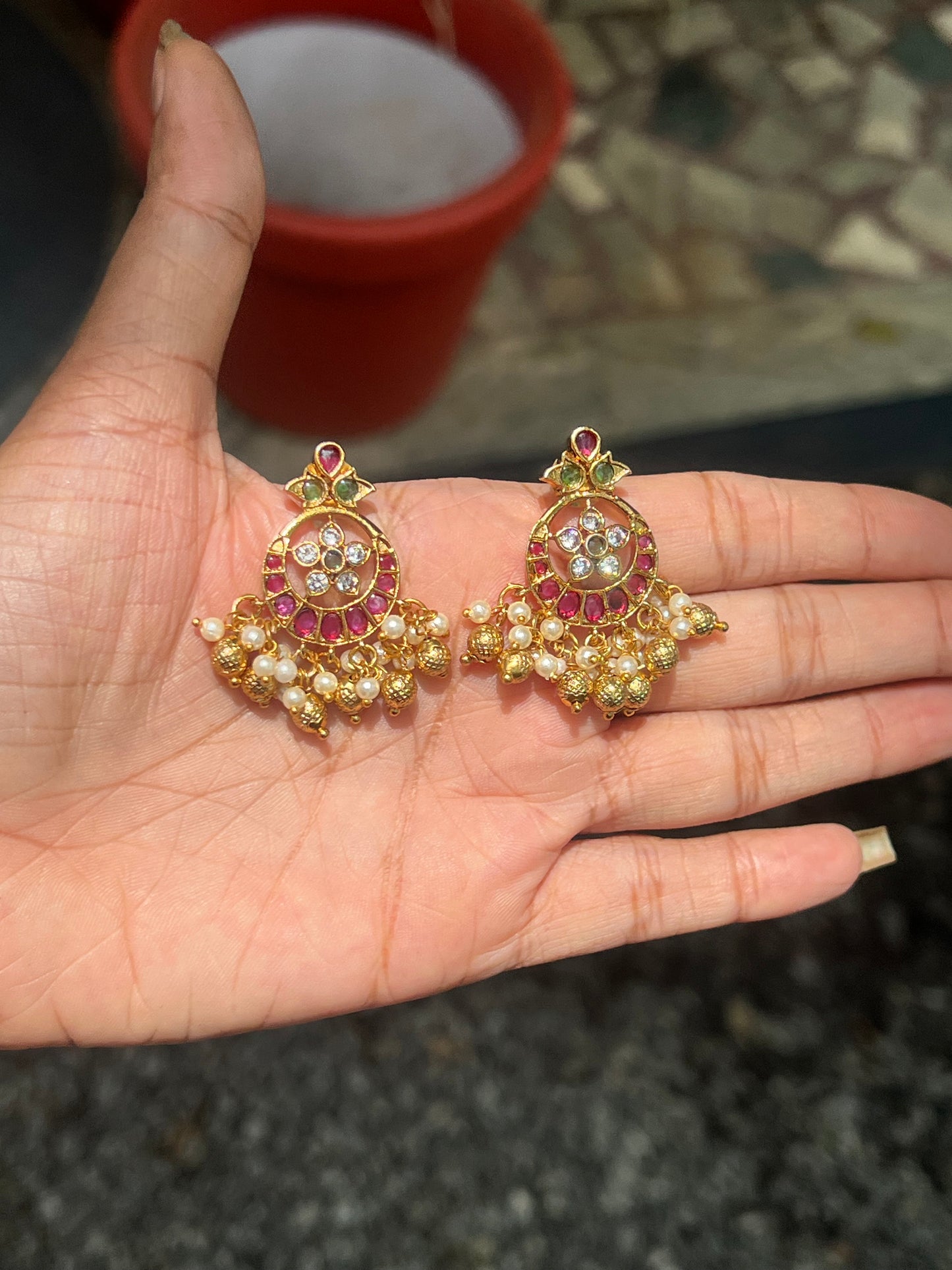 Premium antique gold ad earings product code E100