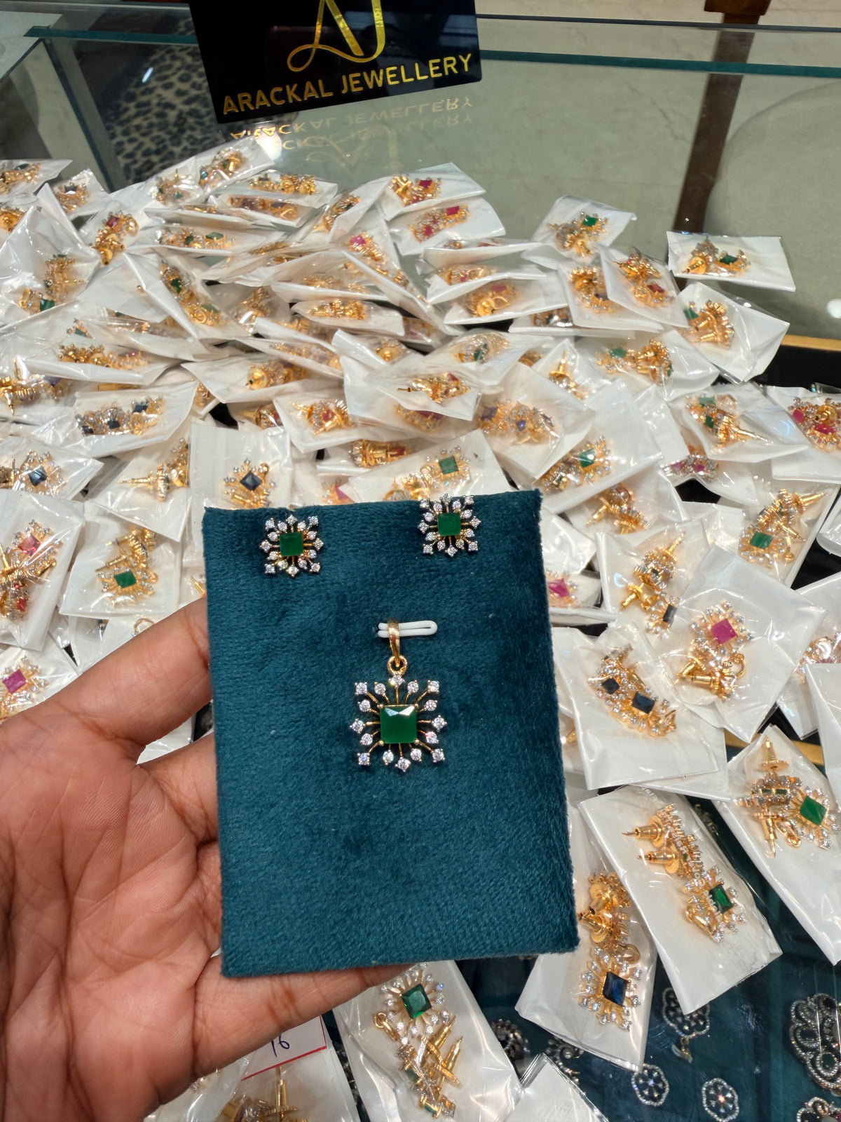 Premium party wear diamond finish pendant set product code D432