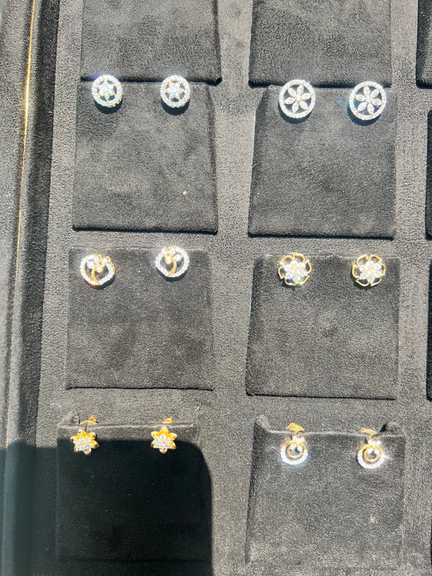 Premium diamond finish studs product code E110