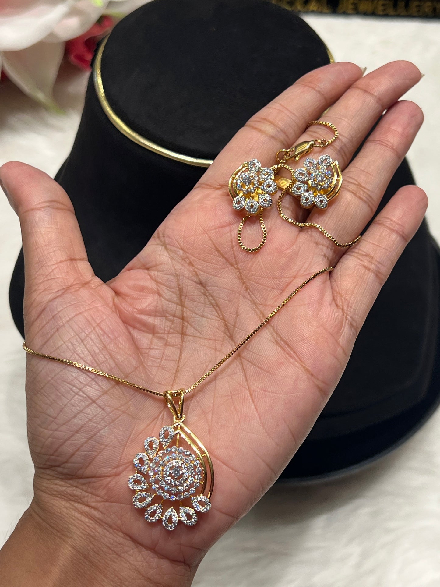 Premium daimond finish pendant chain set product code 48