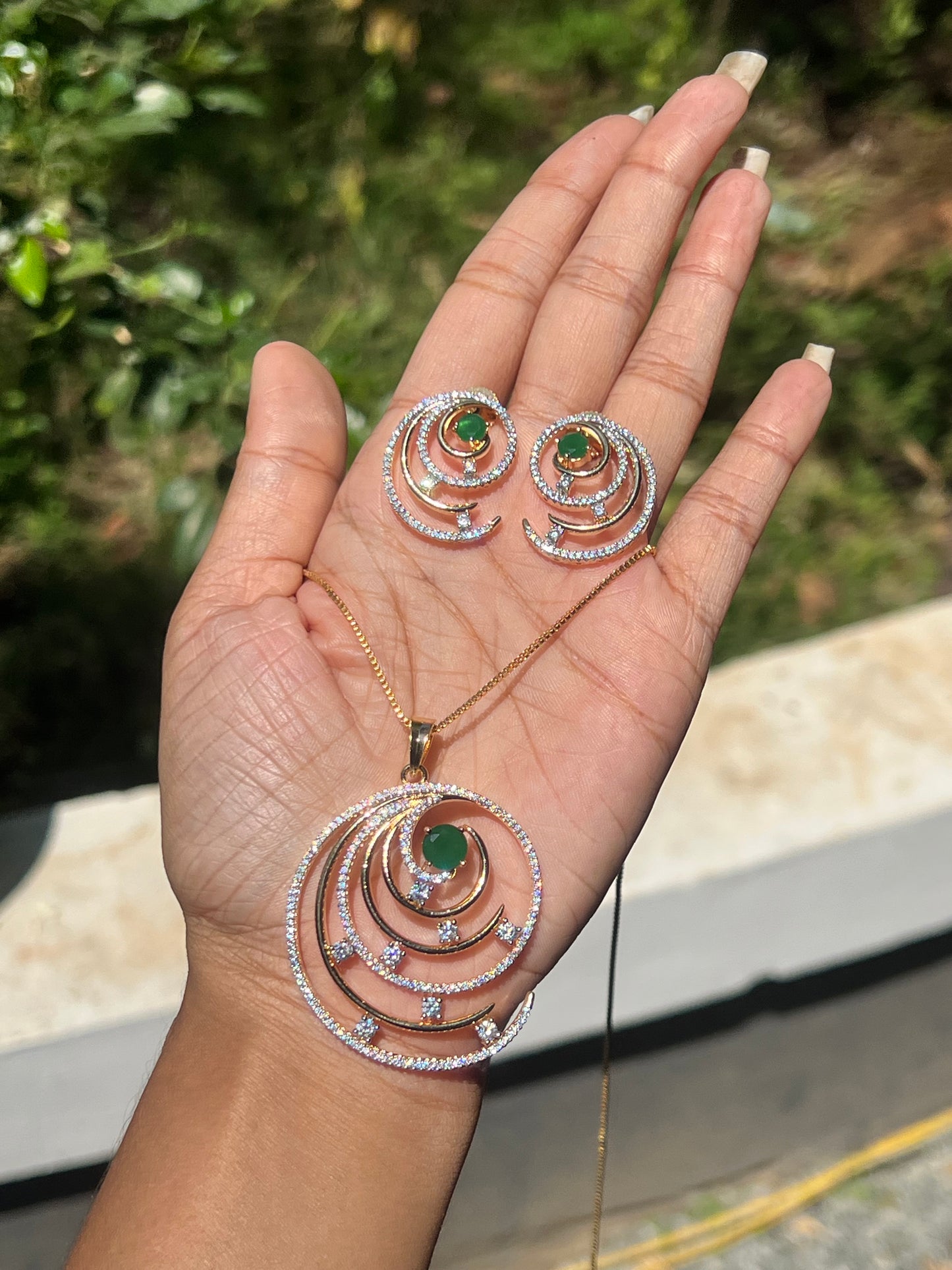 Premium diamond finish pendant chain set product code D97