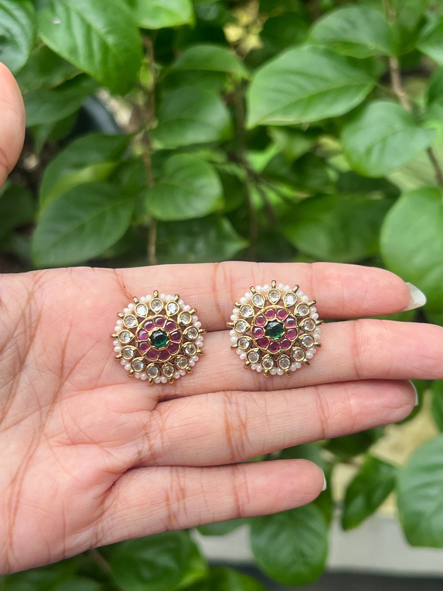 Premium antique kemp stone stud product code E202