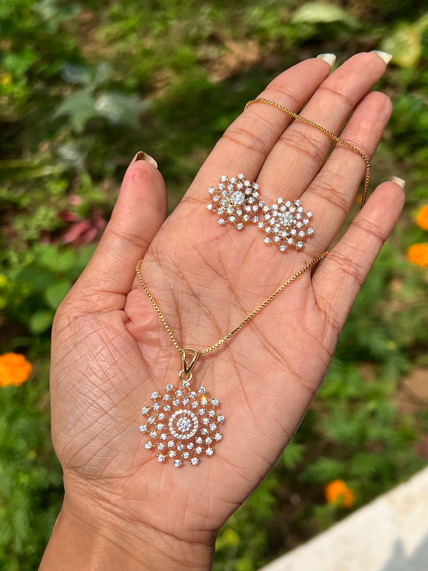 Premium diamond finish pendant set product code N170 (5days dispatch time )