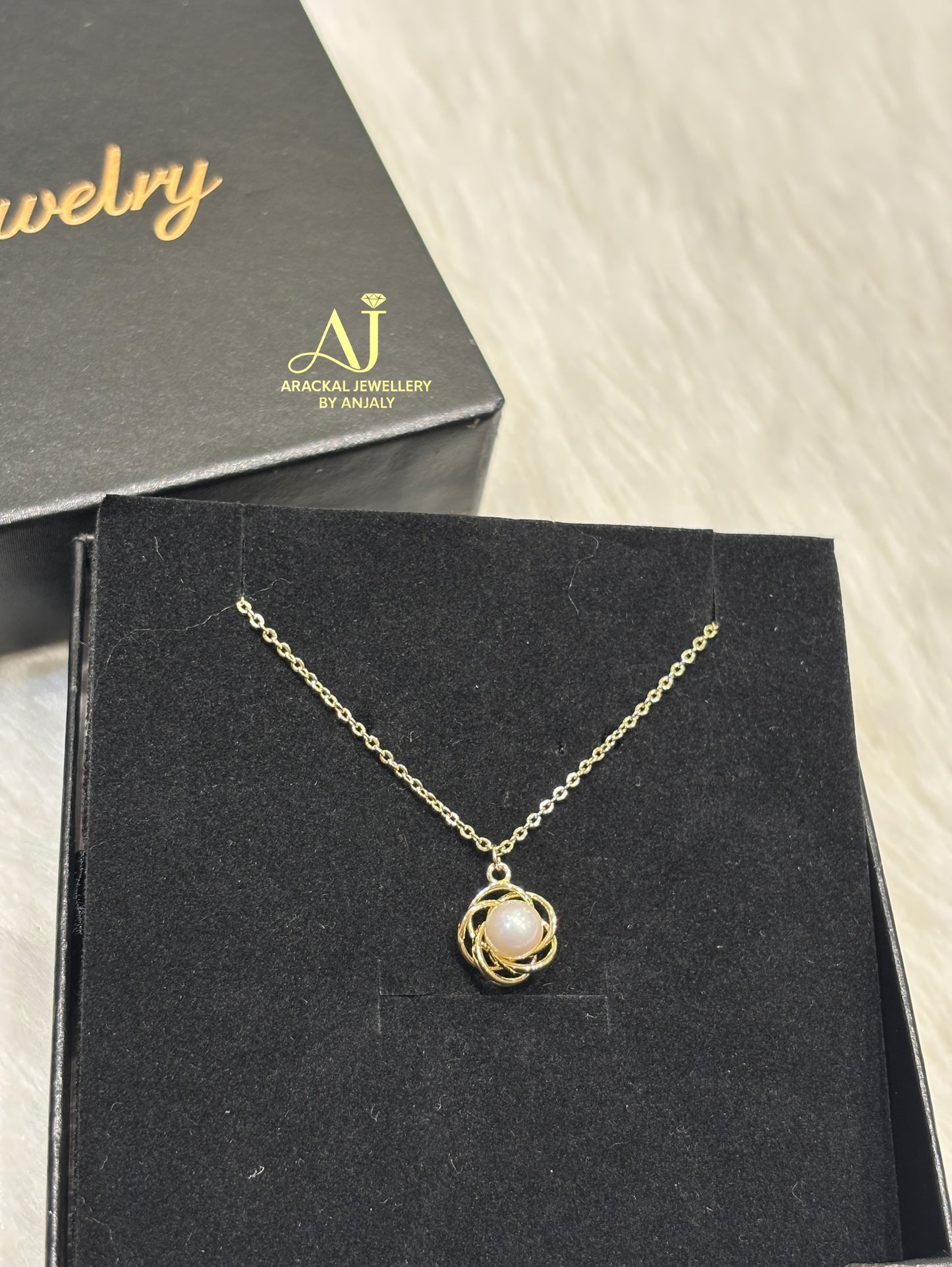 Premium Anti tarnish 18k gold plated pendant chain set product code N40