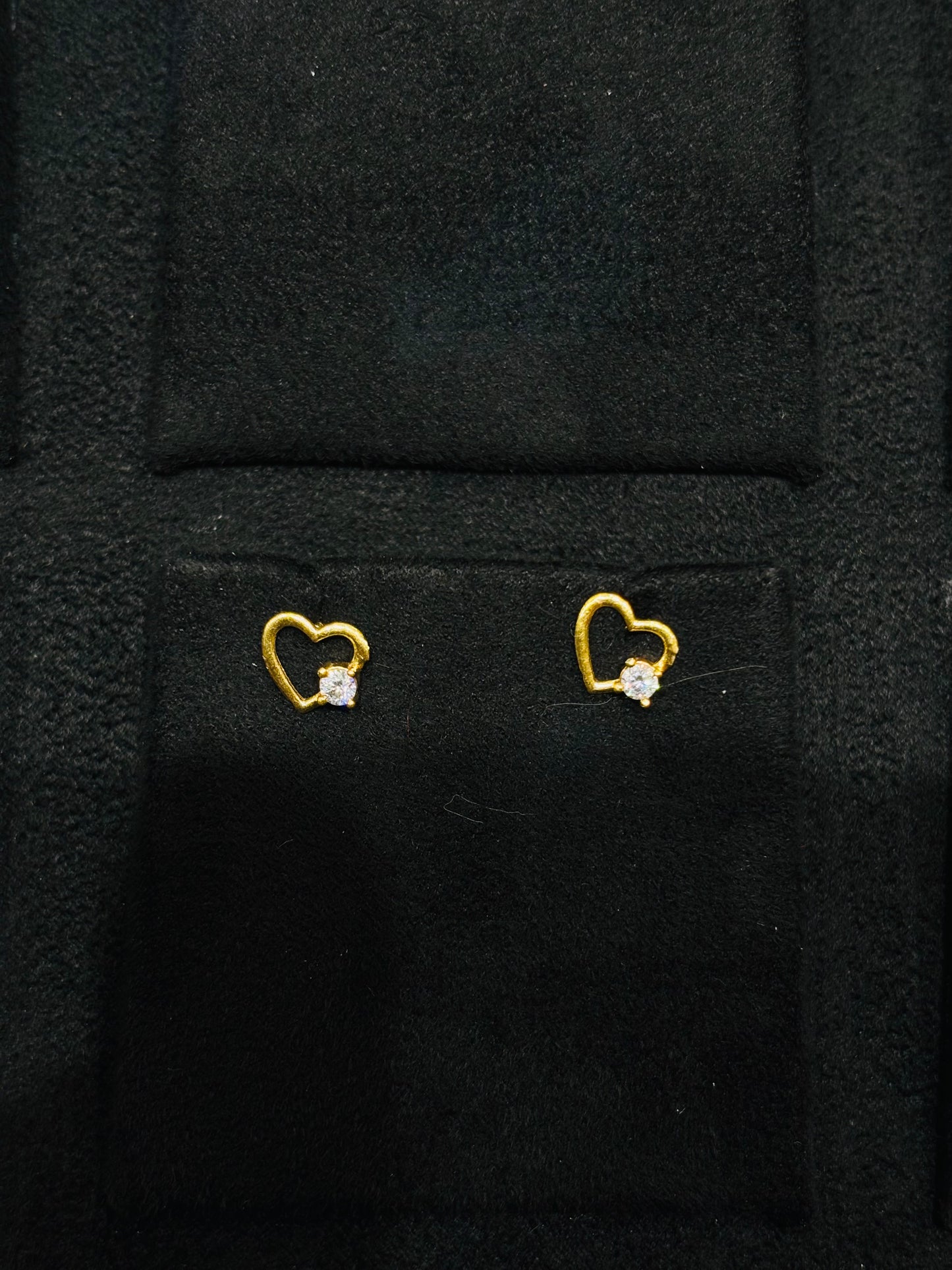 Premium gold plated daily wear ad screw back second studs product code E64
