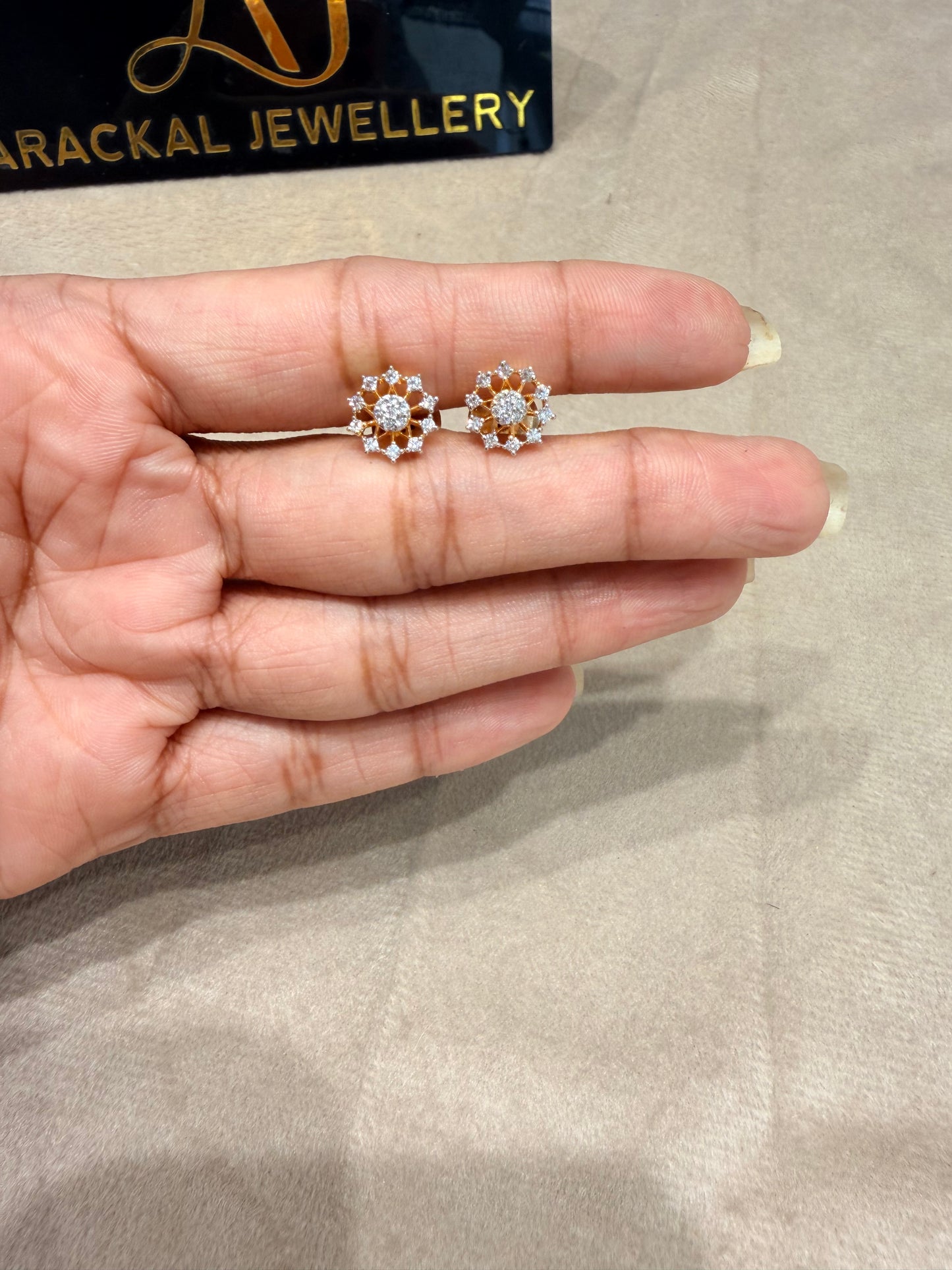 Premium diamond finish stud product code E213