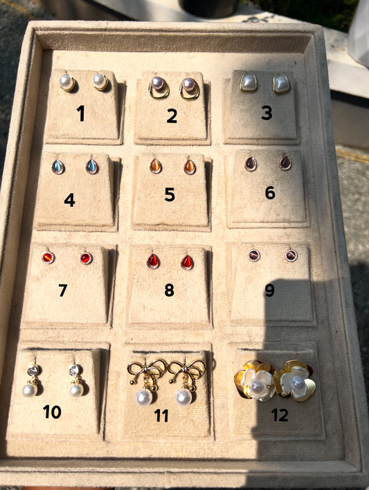Premium stylish studs product code E72