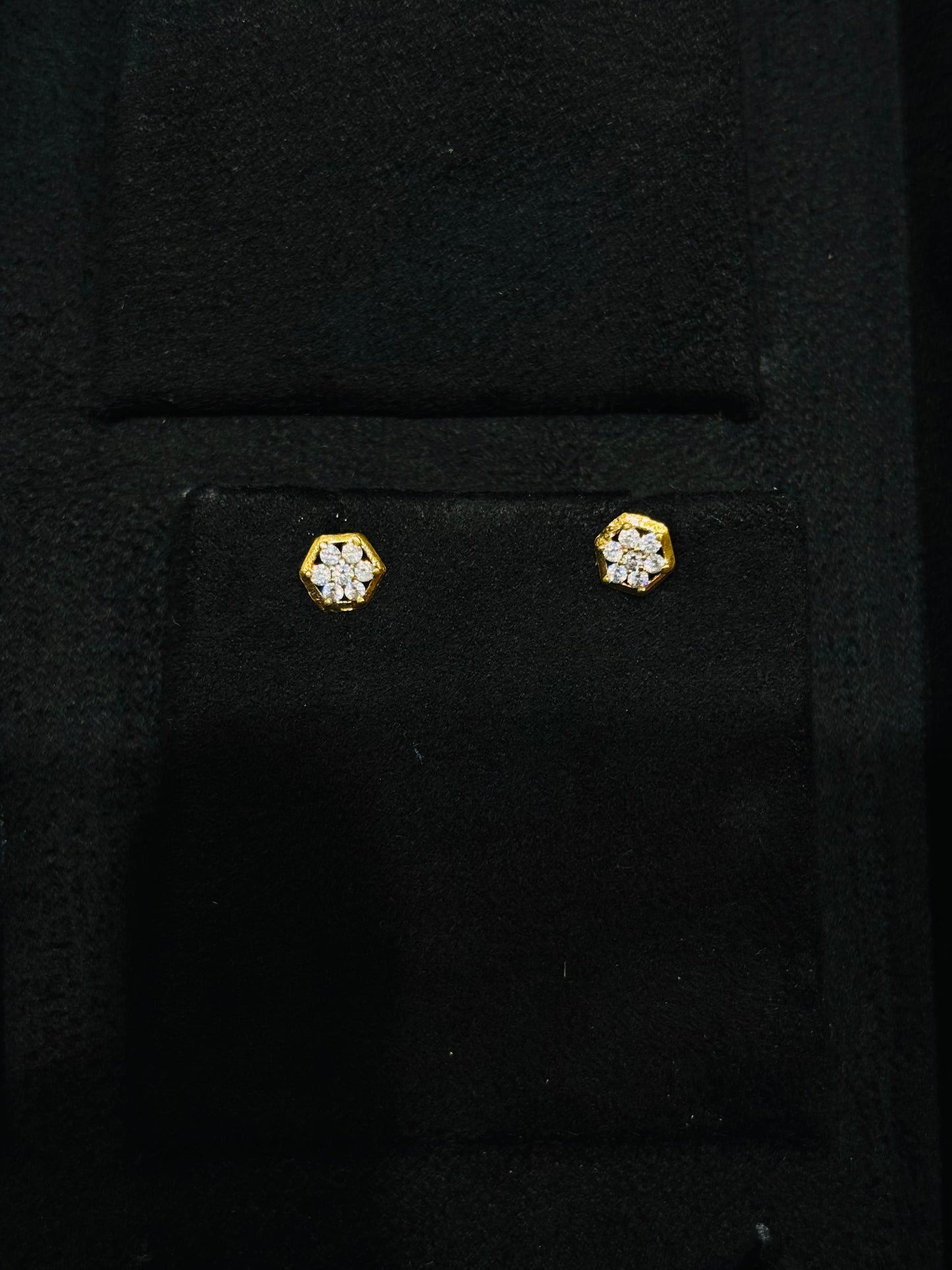 Premium gold plated daily wear ad screw back second studs product code E64