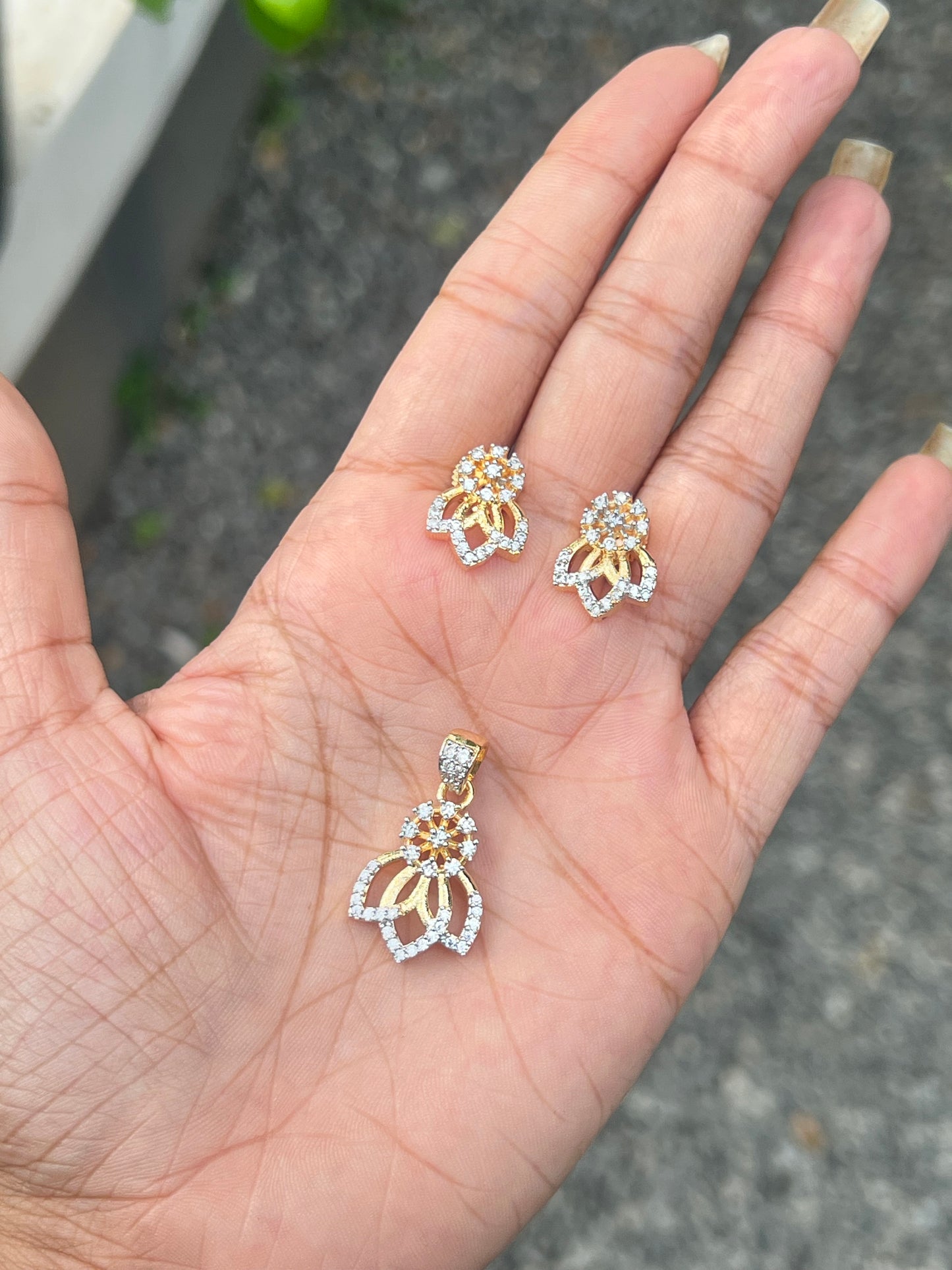 Premium diamond finish party wear repolishable pendant set product code D248