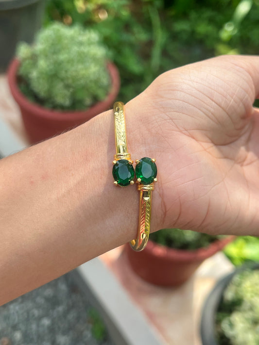 Gold plated openable twisted bangle product code B73