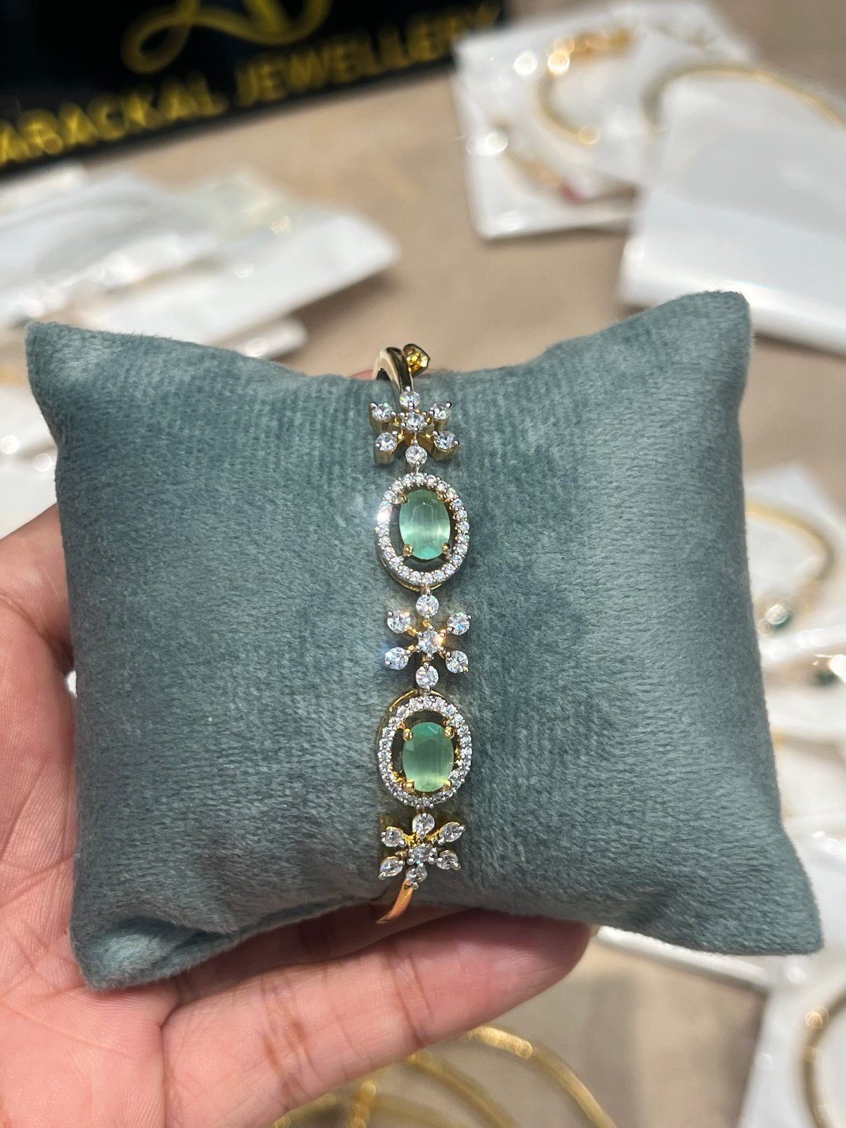Premium diamond finish openable bracelet product code B40