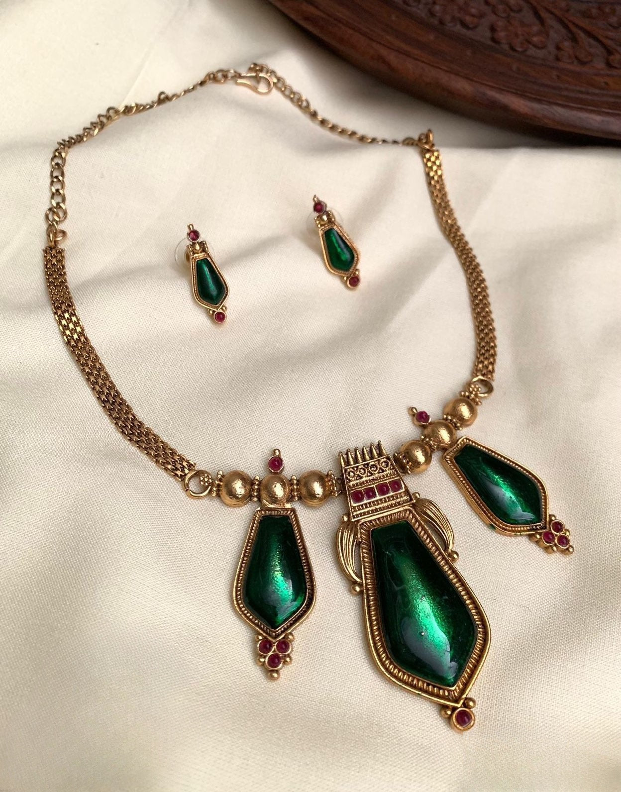 Kerala traditional Green nagapadam pendant necklace product code 1039