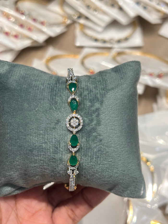 Premium party wear diamond finish openable bracelet product code D205
