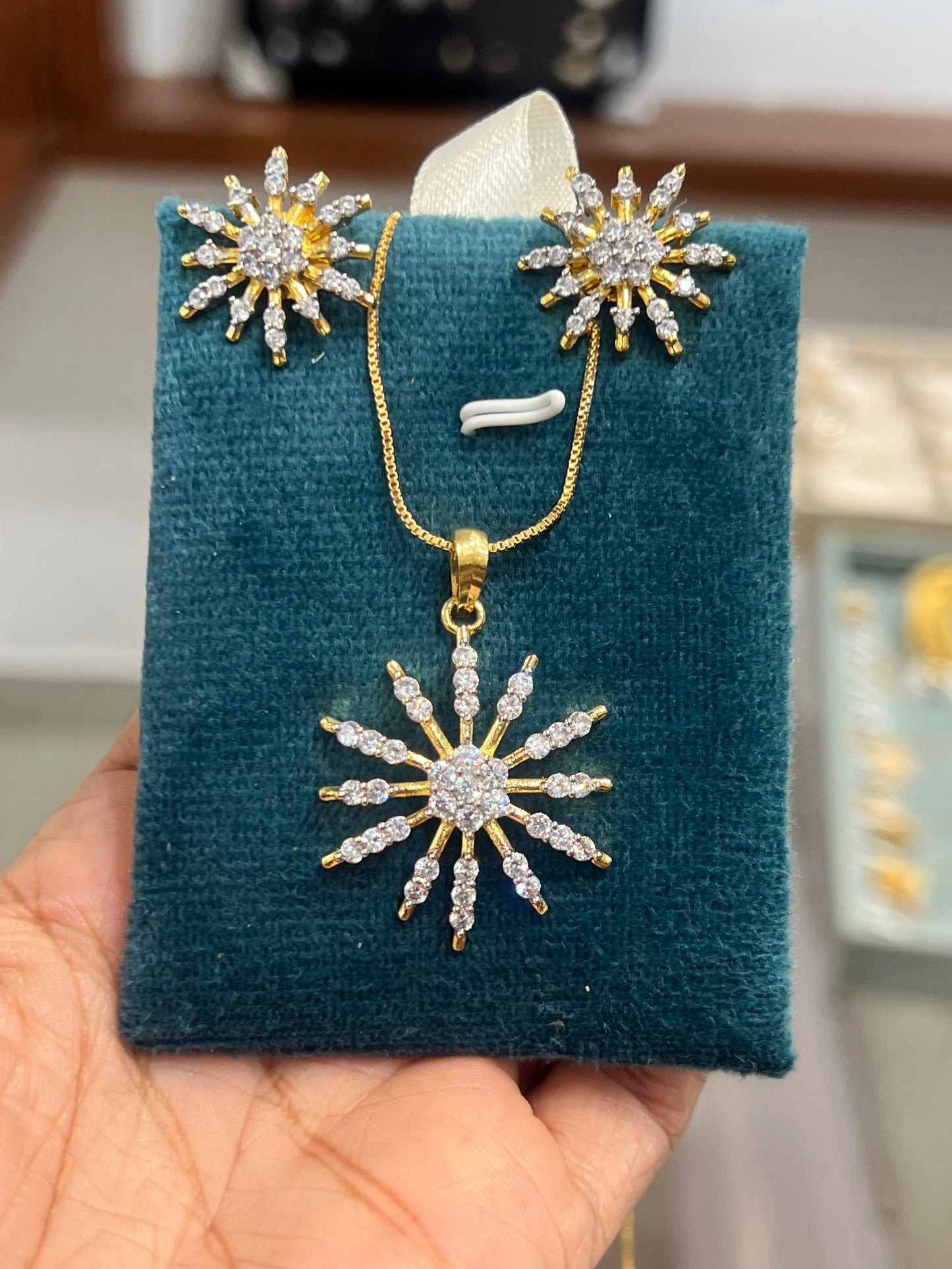 Premium diamond GJ polish and gold polish sunshine pendant set with chain product code D222